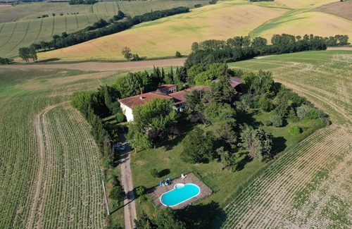 Cintegabelle House | Charming Parc Avec Piscine: 7 Bedrooms, Family-Friendly Stay
