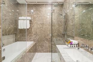 Hai Ya Hotel | Indulgent Parc Borough City Resort with Oceanfront Views