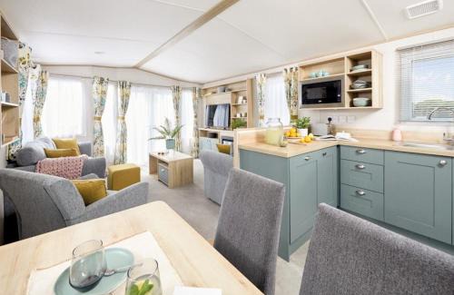 Graigfechan Resort | Ideal Retreat at Parc Farm Holiday Park with Pool & Dining