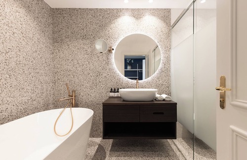 Campi al Lago Hotel | Indulge at Parc Hotel am See: 4-Star Retreat with Spa