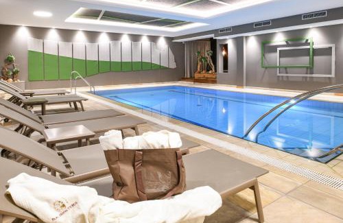 Kastelruth Hotel | Explore Parc Hotel Tyrol: Pet-Friendly Retreat with Pool