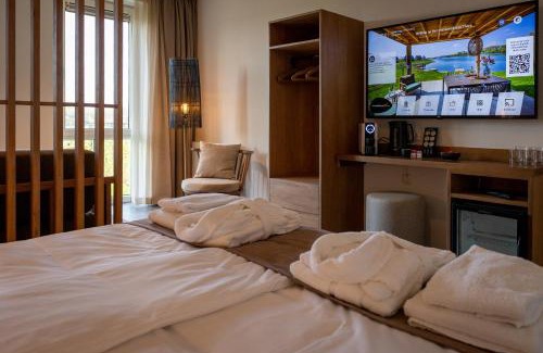 Thorn Hotel | Experience Lake View Comfort at Parc Maasresidence Thorn