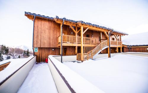 Saint-Francois-Longchamp Resort | Elegant Parc Madeleine Apartments with Pool & Pet-Friendly Options