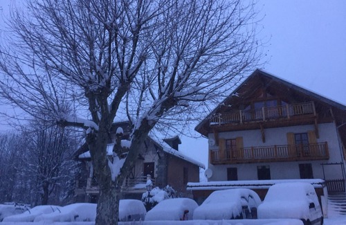 Entraunes Apartment | Unwind at Parc National du Mercantour - Guest Rated 9.8