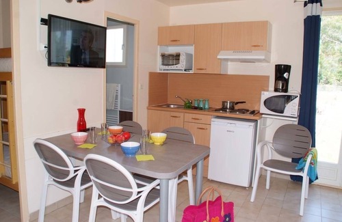 Puget-sur-Argens RV Rental | Ideal Retreat at Parc Saint James Oasis Village with Spa