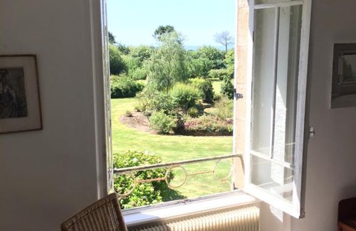 Locronan House | Pet-Friendly Parc Trihorn with Family Amenities & High Ratings