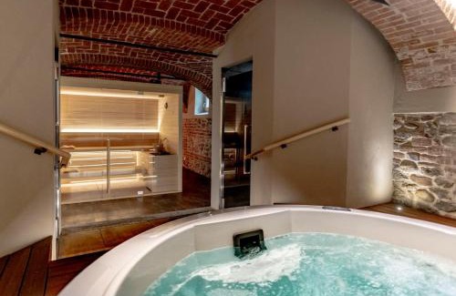 Reala Bed & Breakfast | Experience Parco Reala: 4-Star Retreat with Pool & Hot Tub