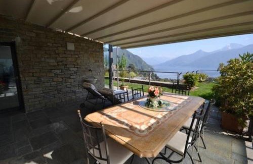 Menaggio House | Elegant Parco San Andrea: 4-Star Guest Rated Retreat