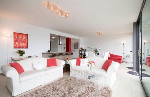 Menaggio House | Elegant Parco San Andrea: 4-Star Guest Rated Retreat