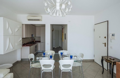 Alassio Apartment | Oceanfront Bliss at Parco Villa Fiske 2 with Breakfast