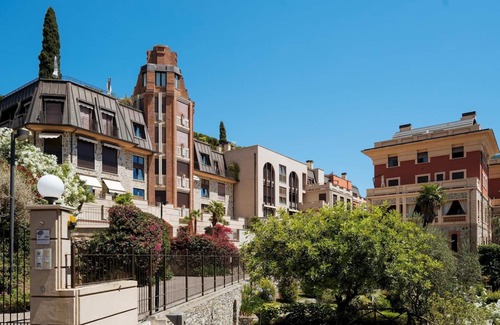 Alassio Apartment | Oceanfront Bliss at Parco Villa Fiske 2 with Breakfast