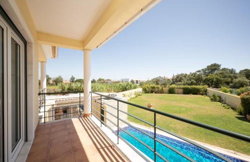 Parede Apartment | Parede Villa By Hosty