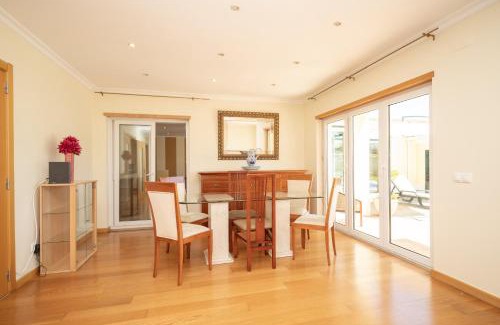 Parede Apartment | Parede Villa By Hosty