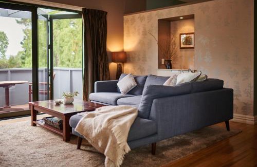 Martinborough Apartment | Elegant Stay at Parehua Resort: Oceanfront Bliss Awaits