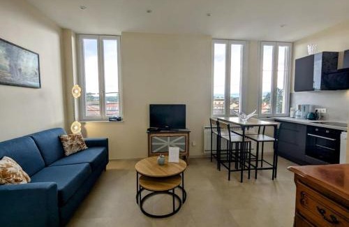 Roanne Apartment | Serene Escape in a Family-Friendly Retreat