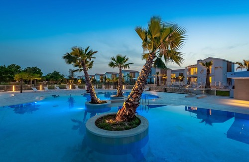 Caorle Apartment | Relax at Pareus Beach Resort with Pet-Friendly Amenities