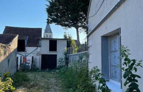 Selles-sur-Cher Bed & Breakfast | Pet-Friendly Retreat at Parfums du Bois - Family Welcome!
