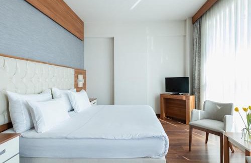 Canakkale Hotel | Experience Parion Hotel: 5-Star Stay with Pool & Spa