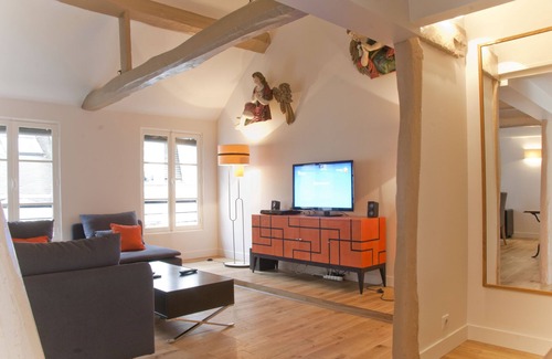 Saint-Merri Apartment | Modern Marais Apartment: 2 Bedrooms, Spa & Hot Tub