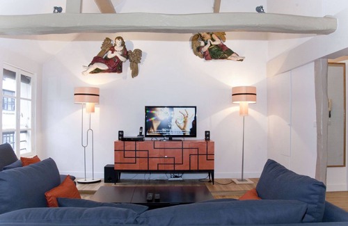 Saint-Merri Apartment | Modern Marais Apartment: 2 Bedrooms, Spa & Hot Tub