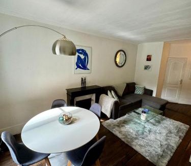 Passy Apartment | Elegant 50m2 Apartment Near Eiffel Tower - Guest Rated 9.5