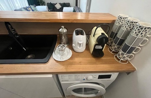 Charonne Apartment | Comfortable Paris Appartement for 13 with Breakfast & Pets