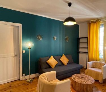 Grenelle Apartment | Elegant Paris Eiffel Flats: Family-Friendly 4-Star Stay