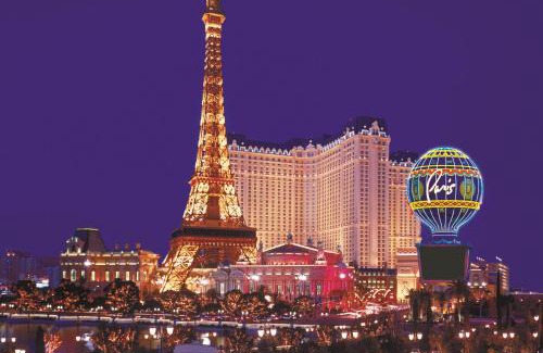 Las Vegas Resort | Experience Paris Las Vegas Hotel & Casino: Pool and Spa Retreat