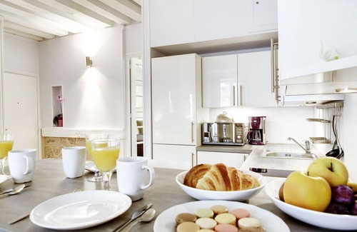 Quartier Sainte-Avoye Apartment | Paris Marais Design residence