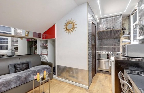Les Halles Apartment | Paris Marais Tiny MERRISAS