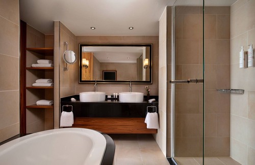 Parc-de-Montsouris Hotel | Elegant Paris Marriott Rive Gauche Hotel & Conference Center
