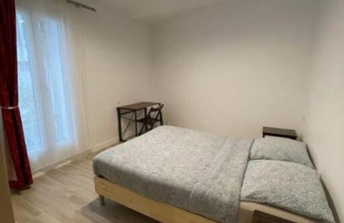 Croulebarbe Apartment | Elegant Paris Nordmann Apartment with Child-Friendly Amenities