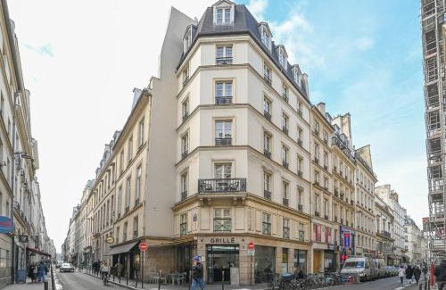 Gaillon Apartment | Romantic Getaway in Paris, Opéra: Pet-Friendly Comfort