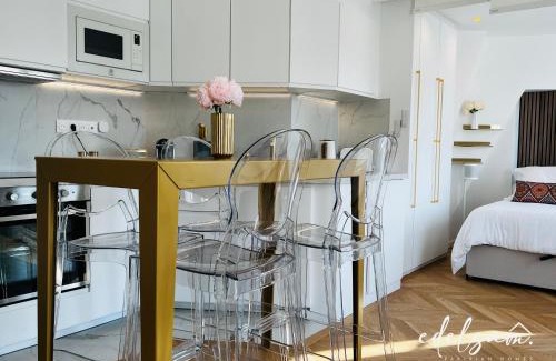 Quartier de la Plaine-de-Monceaux Apartment | Elegant Paris Parc Monceau by Edelsam: 4-Star Stay