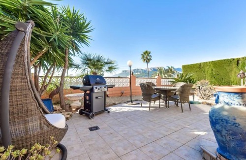 Empedrola House | Beautiful Paris Roubaix: Pool, Oceanfront, and Spa Access