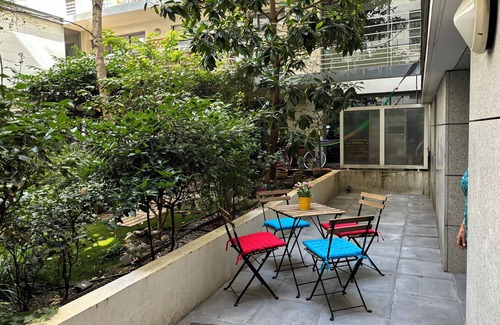 Quartier Saint-Georges Apartment | Paris Xviii Place Clichy Appartement 2 Pieces Avec Pkg. Au Pied de Montmartre