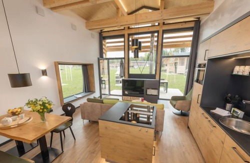 Leutkirch im Allgau House | Discover Park Allgäu with Spa, Pool & Lake View Amenities