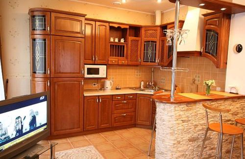 Yavory Apartment | Top-Rated Park Apartment with Hot Tub & Family-Friendly Vibes