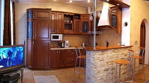 Yavory Apartment | Top-Rated Park Apartment with Hot Tub & Family-Friendly Vibes