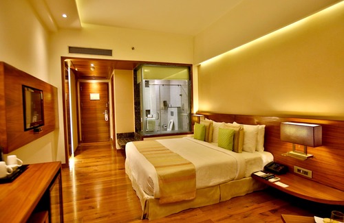 Sector 62 Hotel | Park Ascent: Family-Friendly 4-Star Stay with Great Amenities