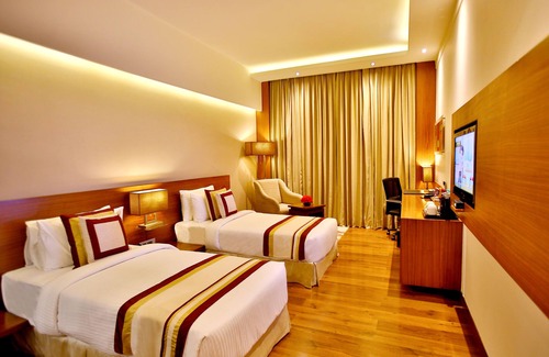 Sector 62 Hotel | Park Ascent: Family-Friendly 4-Star Stay with Great Amenities