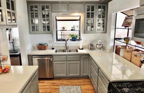 Belmont Shore House | Park Avenue Beach Paradise - Chic & Secluded 4 BDR