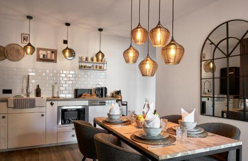 Altstadt-Nord Apartment | Modern Park Avenue Design Apartment with Netflix & Wi-Fi