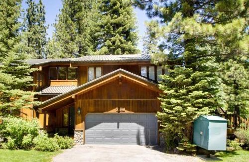 Tahoe Pines House | Outstanding Park Avenue Tahoe Lodge - Family-Friendly Retreat