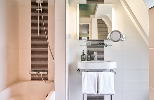 The Hague Center Hotel | Discover Park Centraal Den Haag: 4-Star Comfort Awaits