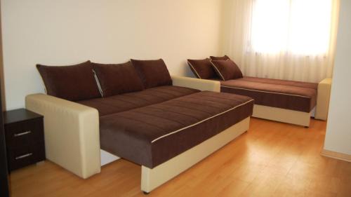 Ohrid Apartment | Experience Park Ej's Lake & City Views with Family-Friendly Amenities