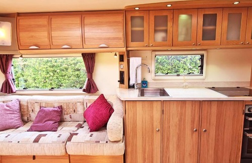 New Forest District House | Pet-Friendly Retreat at Park Farm Touring Caravan, New Forest