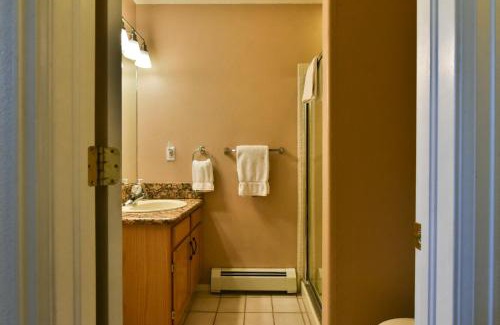 Park Forest Estates House | Park Forest 474: Family-Friendly Retreat with Hot Tub