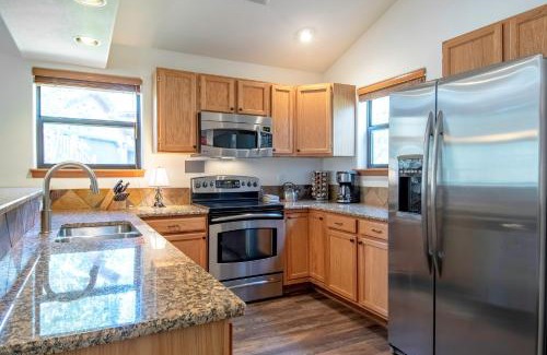 Peak 8 House | Family-Friendly Retreat at Park Forest Moose Pad with Hot Tub