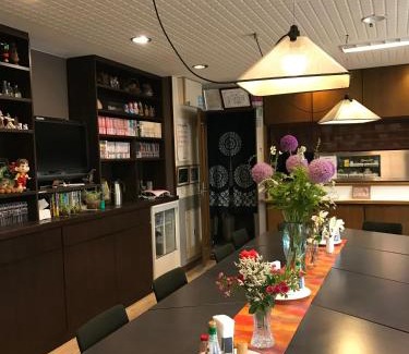 Kitami House | Pet-Friendly Park Hills: Guest Rated 9/10 for Comfort